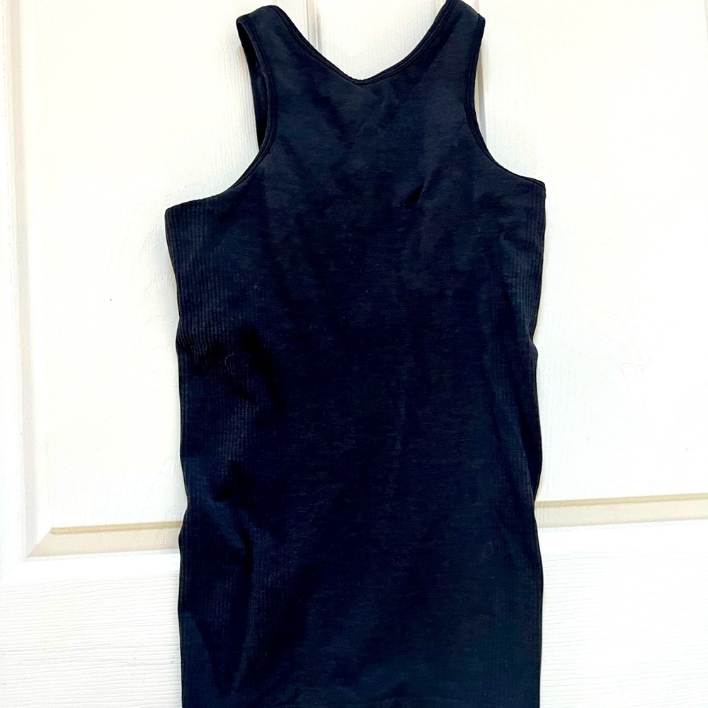 LuluLemon Charcoal Black Size 4. Mock Neck rare find
